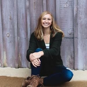 Meet your Posher, Emily